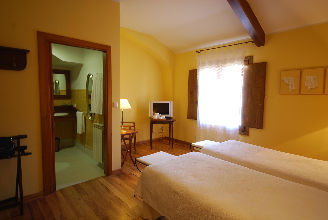 Hotel Del Verde Al Amarillo Penasrubias de Piron Buitenkant foto